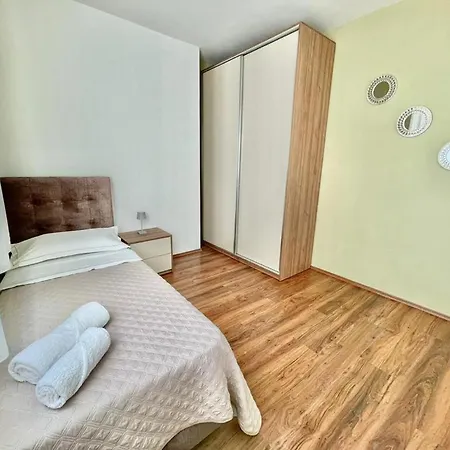Premium Apartment *